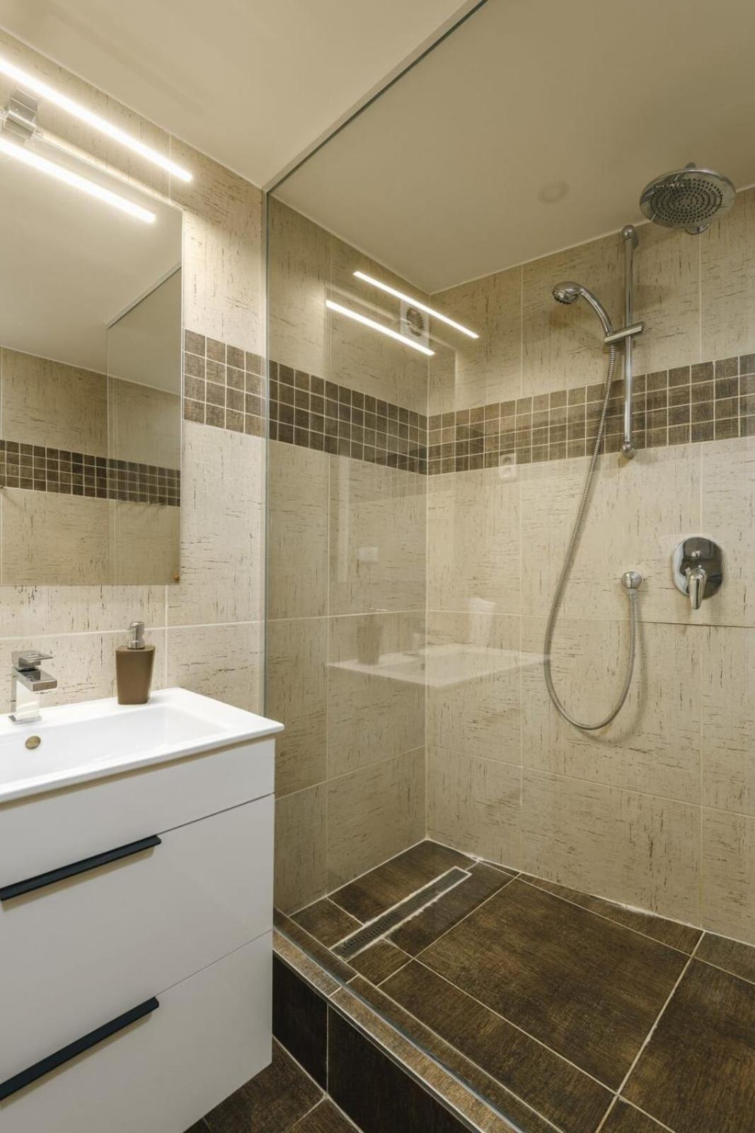 Cozy & Comfortable Apt Walking Anywhere You Want Sen Prague Extérieur photo